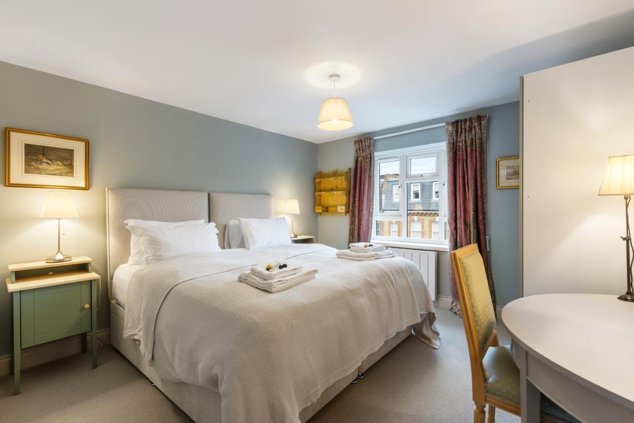 Appartamento Bright & Cosy Gem ~ Battersea Park View ~ King Bed Londra Esterno foto