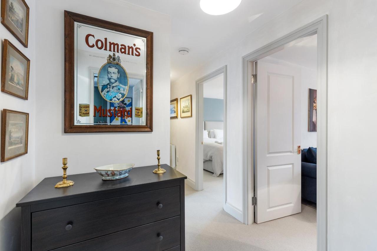 Appartamento Bright & Cosy Gem ~ Battersea Park View ~ King Bed Londra Esterno foto