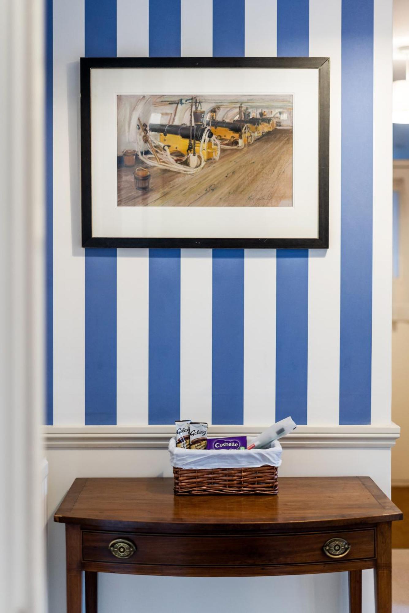 Appartamento Bright & Cosy Gem ~ Battersea Park View ~ King Bed Londra Esterno foto