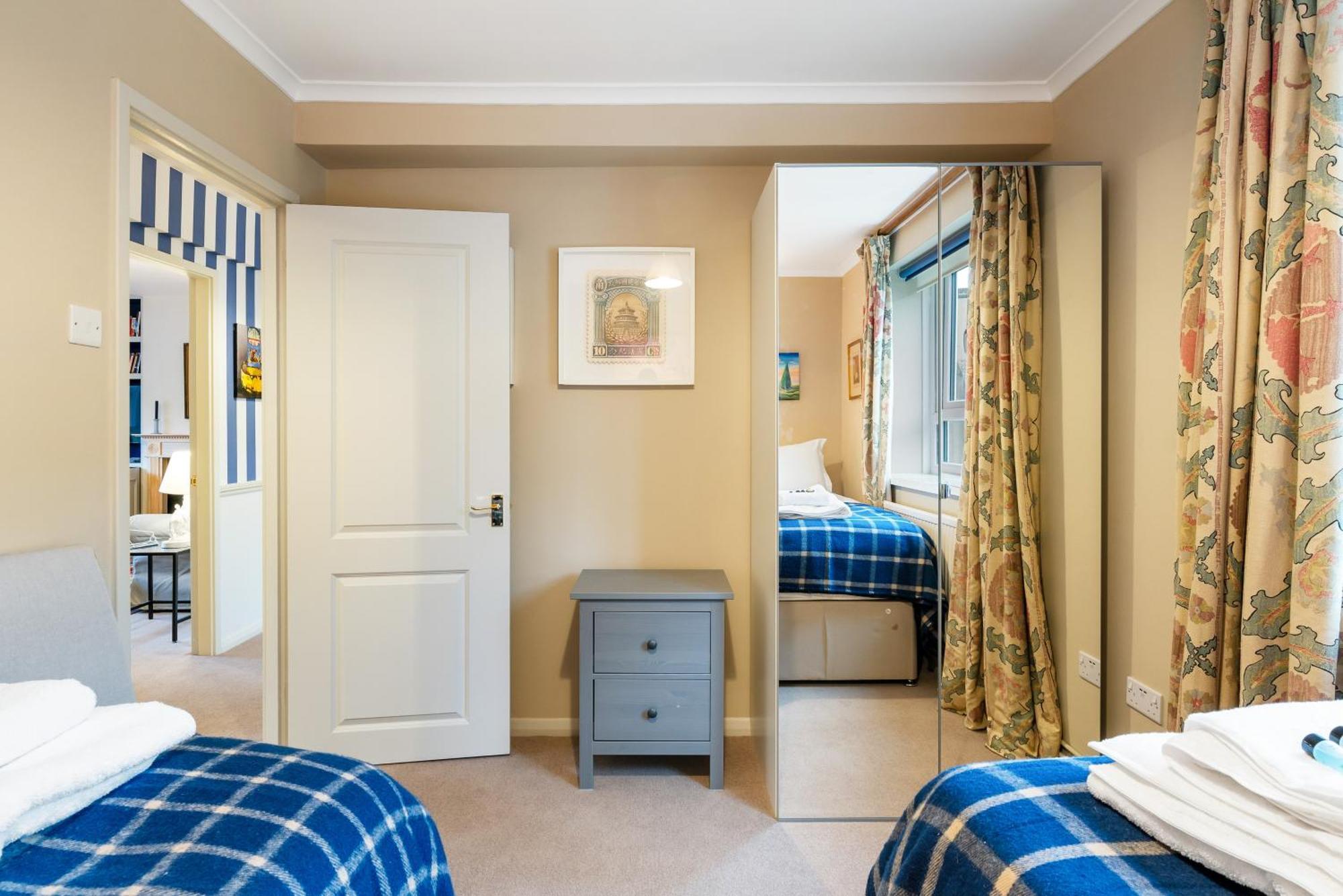 Appartamento Bright & Cosy Gem ~ Battersea Park View ~ King Bed Londra Esterno foto