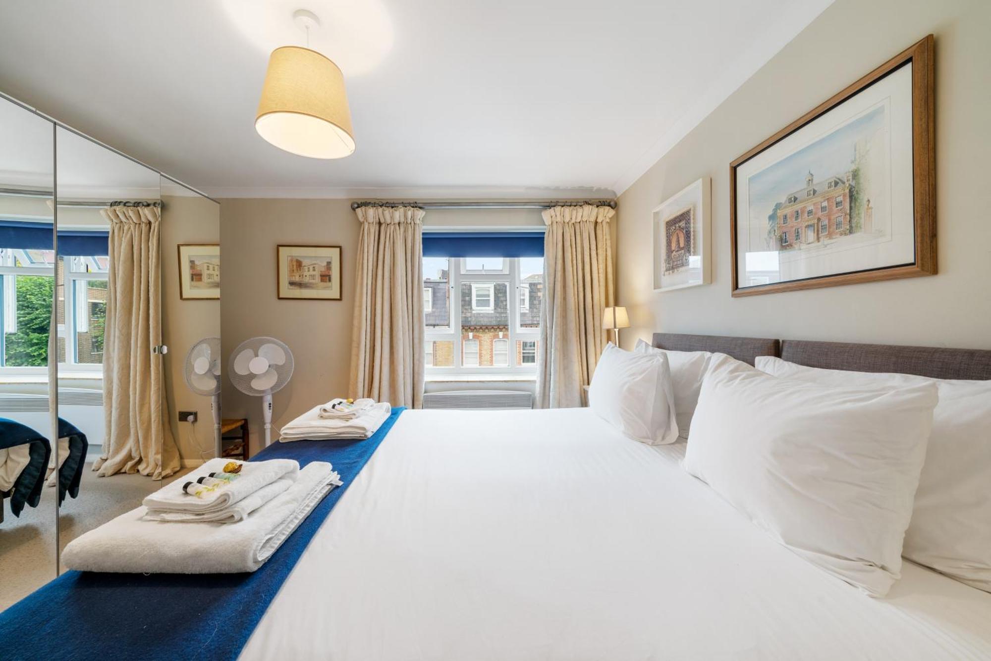 Appartamento Bright & Cosy Gem ~ Battersea Park View ~ King Bed Londra Esterno foto